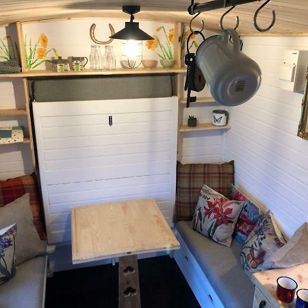 Clydesdale Shepherds Hut 호텔 벨파스트 외부 사진