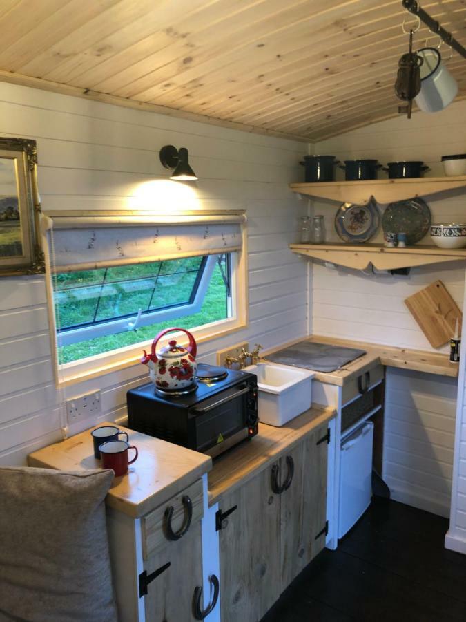 Clydesdale Shepherds Hut 호텔 벨파스트 외부 사진